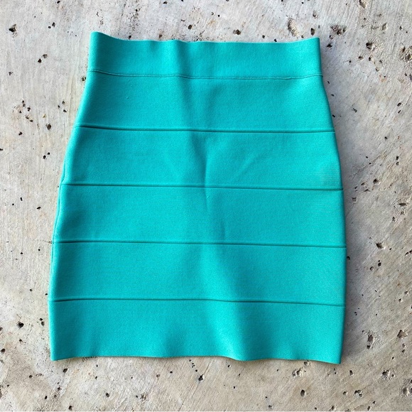 BCBGMaxAzria Bandage Skirt Mint - Picture 2 of 4